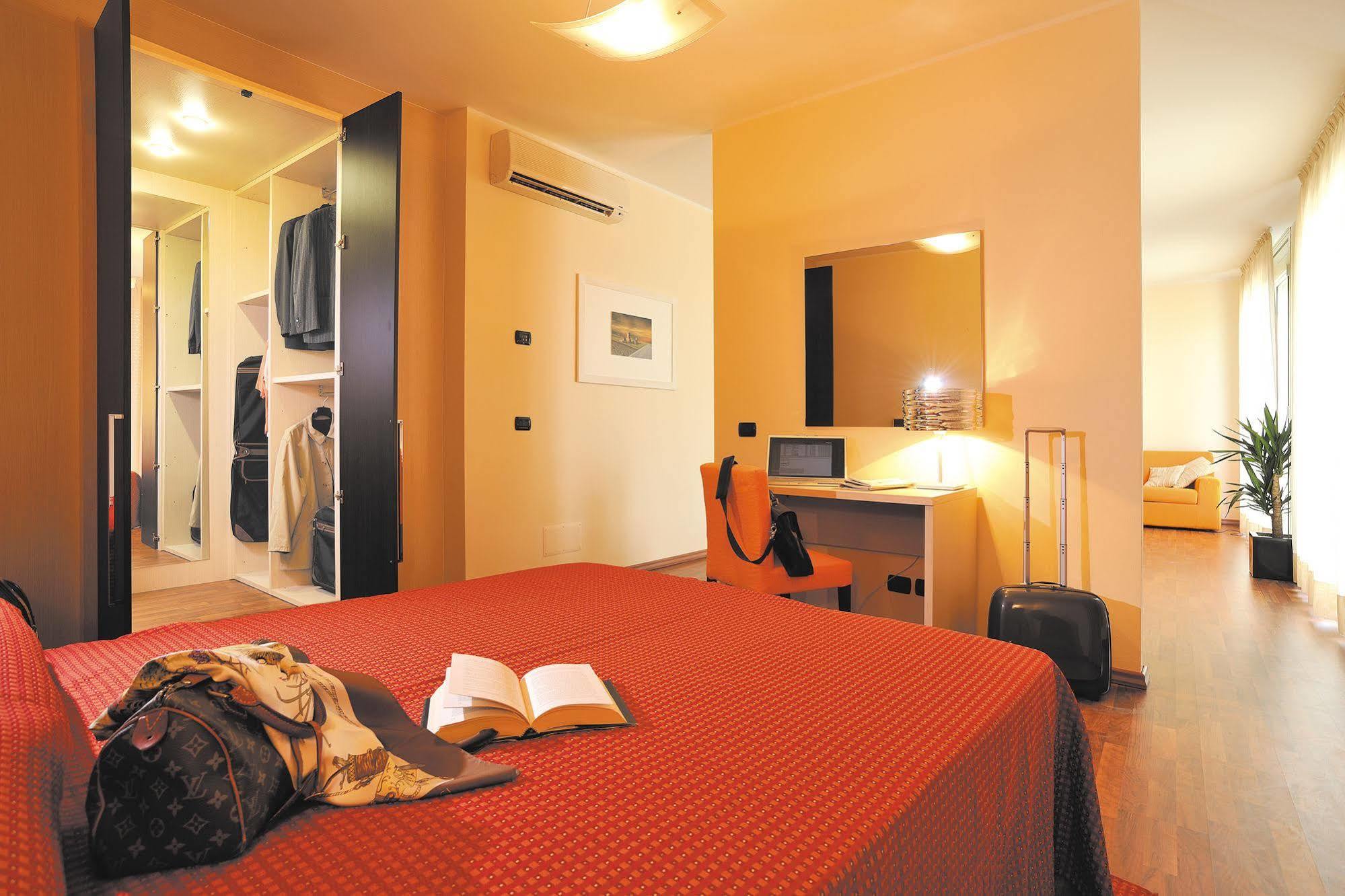 Hotel Residence Zodiaco Modena Dış mekan fotoğraf